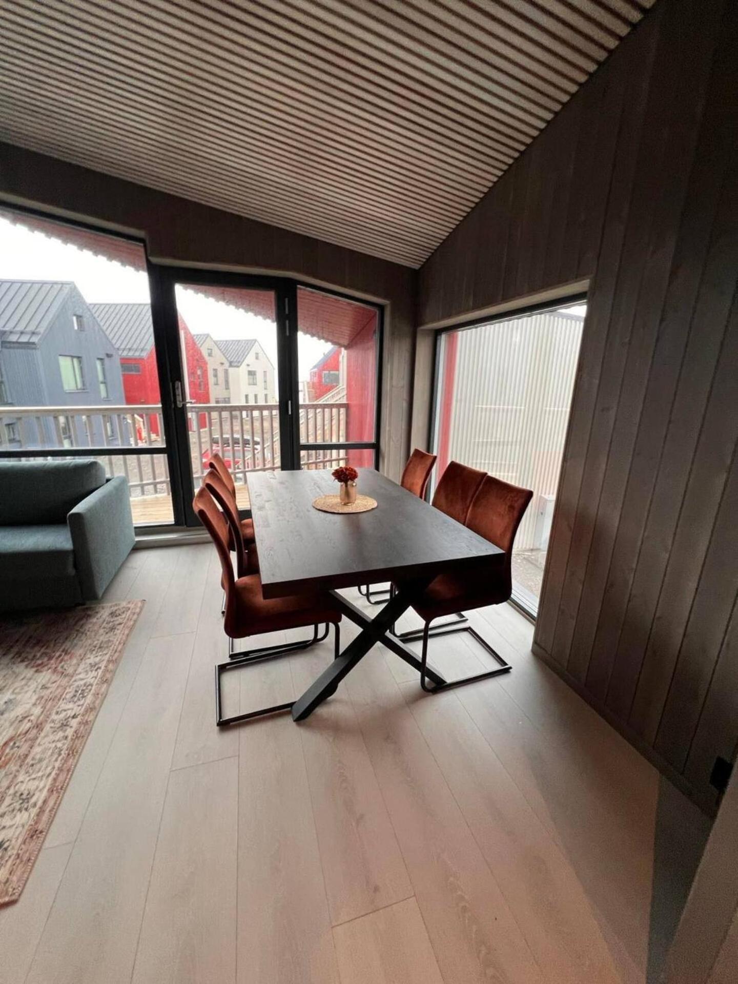 Stilren Leilighet I Henningsvaer Exterior photo
