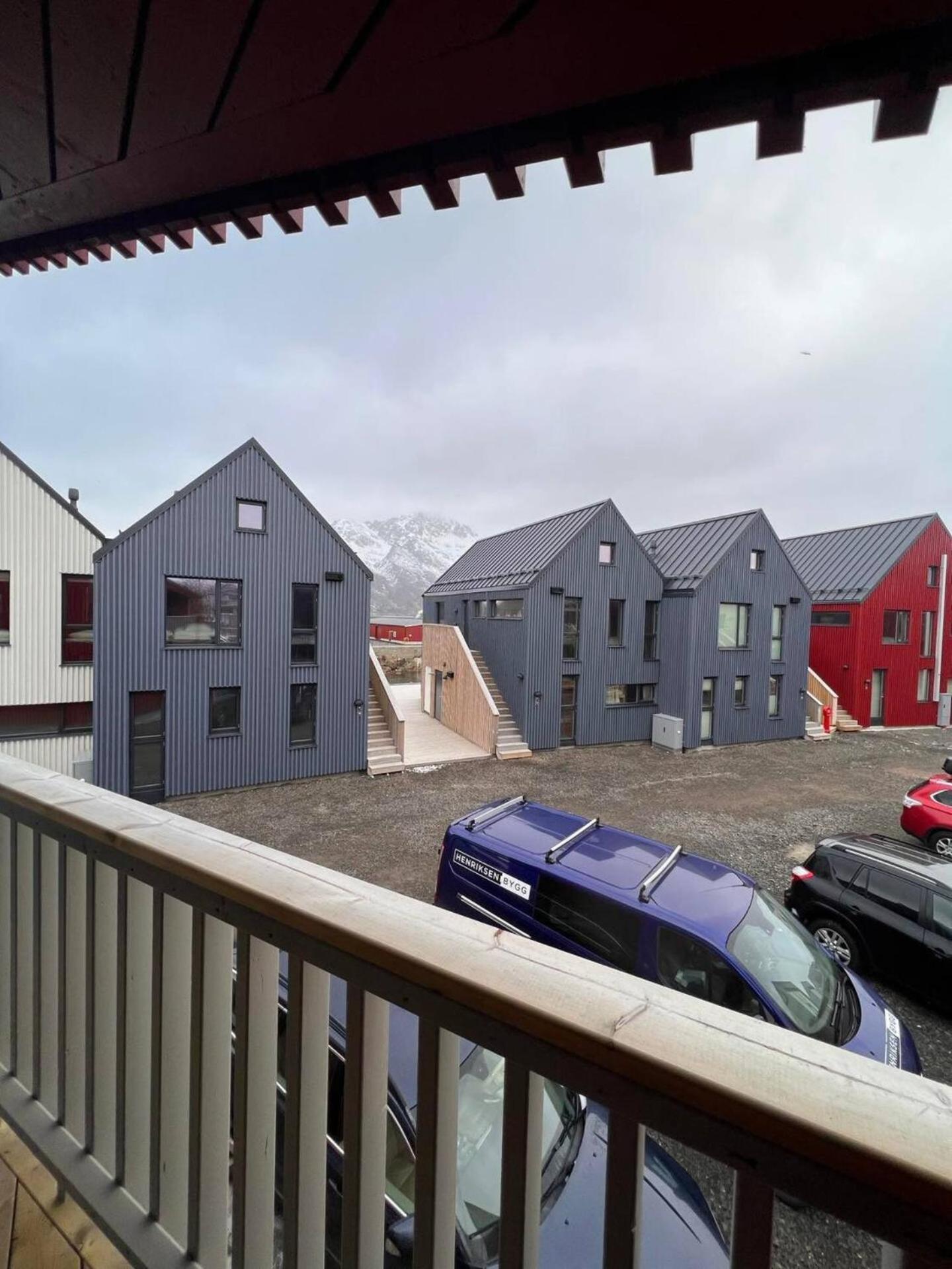 Stilren Leilighet I Henningsvaer Exterior photo